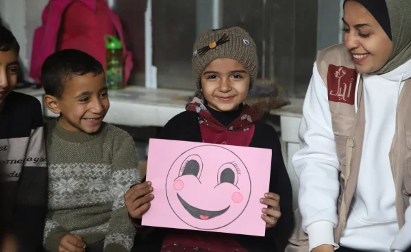 Islamic Relief apporte un soutien psychologique aux orphelins et aux enfants à Gaza.