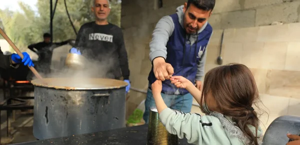 Fournir des repas chauds à Gaza