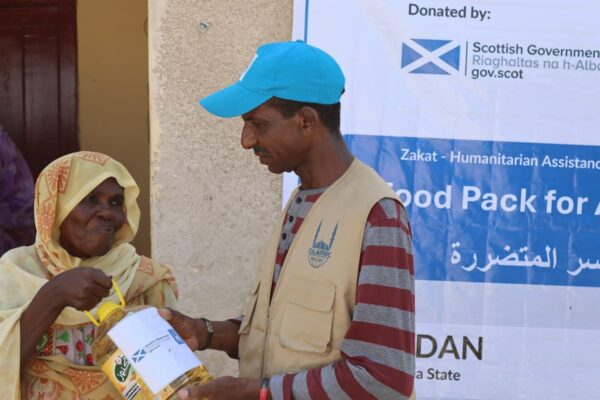 Islamic Relief a distribué 357 colis alimentaires à des familles déplacées à Port Soudan.